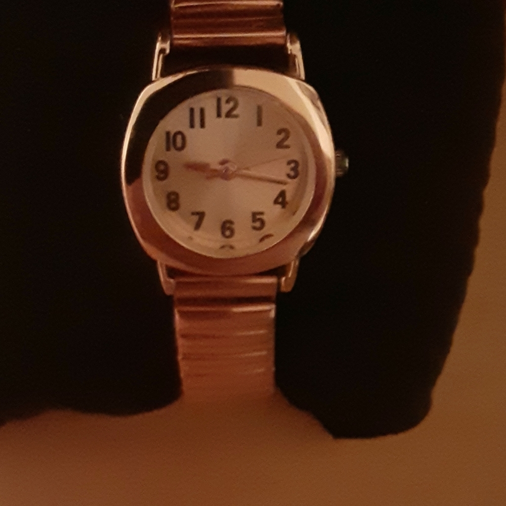 7-8" No name, made in Japan,Copper colored watch.